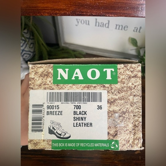 Naot Leather Sandals Wedge Heel Black Strappy Flower Accent Size‎ 36 - Picture 5 of 5